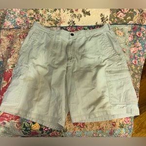 Columbia shorts, Size-38